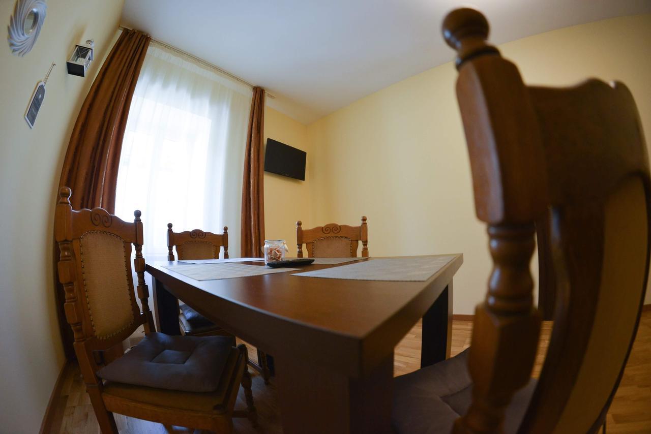 Apartment Luca Poarta Schei Брашов Екстериор снимка