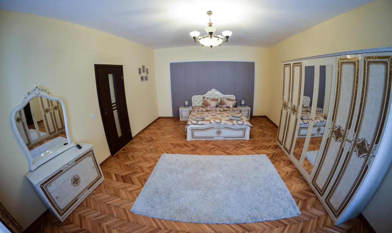 Apartment Luca Poarta Schei Брашов Екстериор снимка
