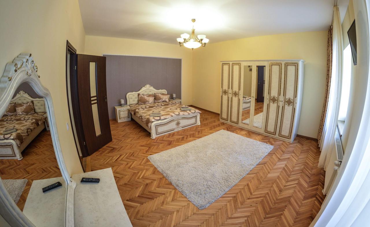 Apartment Luca Poarta Schei Брашов Екстериор снимка